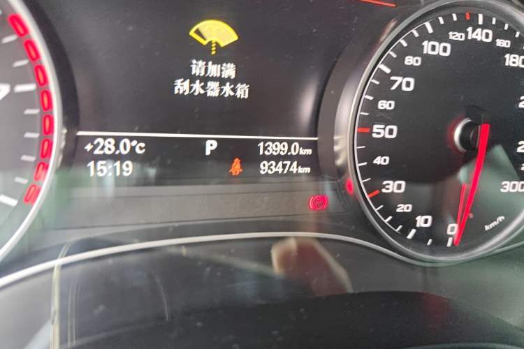 Used Audi A6L 2014 30 FSI Technology Model Odometer Close Up