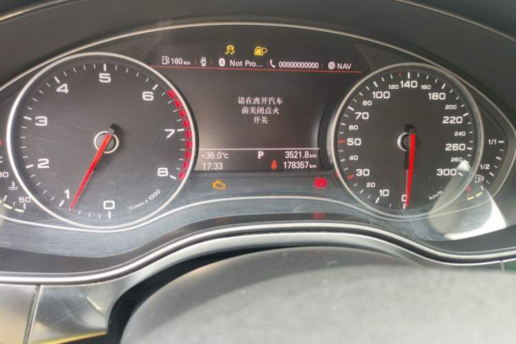 Used Audi A6L 2014 TFSI Standard Model Odometer Close Up