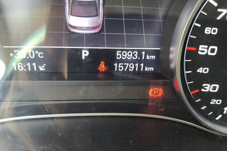 Used Audi A6L 2014 TFSI Standard Model Odometer Close Up