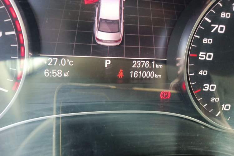 Used Audi A6L 2014 TFSI Standard Model Odometer Close Up