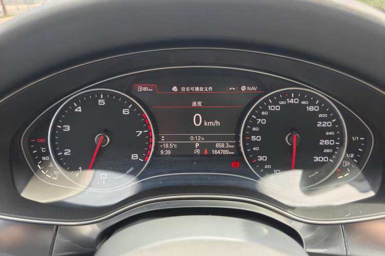 Used Audi A6L 2014 30 FSI Comfort Model Odometer Close Up