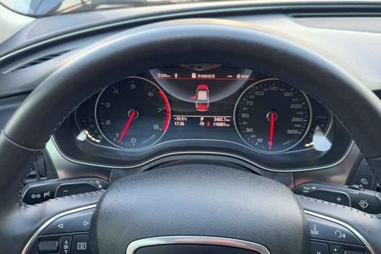 Used Audi A6L 2014 TFSI Standard Model Odometer Close Up
