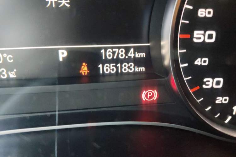 Used Audi A6L 2014 TFSI Standard Model Odometer Close Up