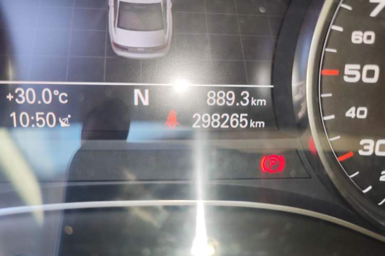 Used Audi A6L 2014 35 FSI Comfort Version Odometer Close Up