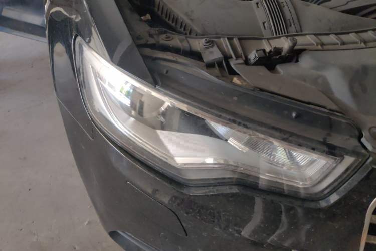 Used Audi A6L 2014 TFSI Standard Model Right Front Headlight