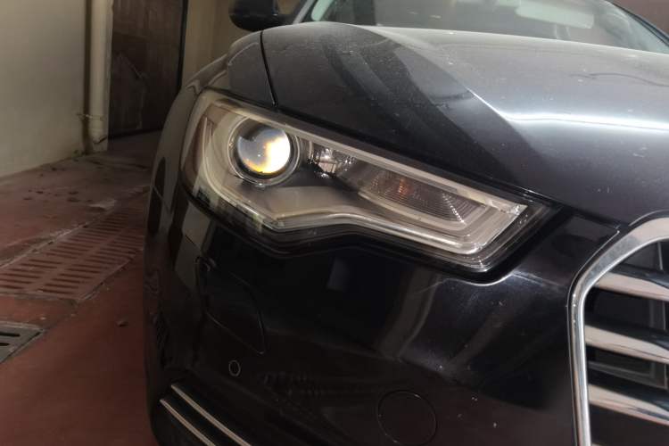 Used Audi A6L 2014 TFSI Standard Model Right Front Headlight