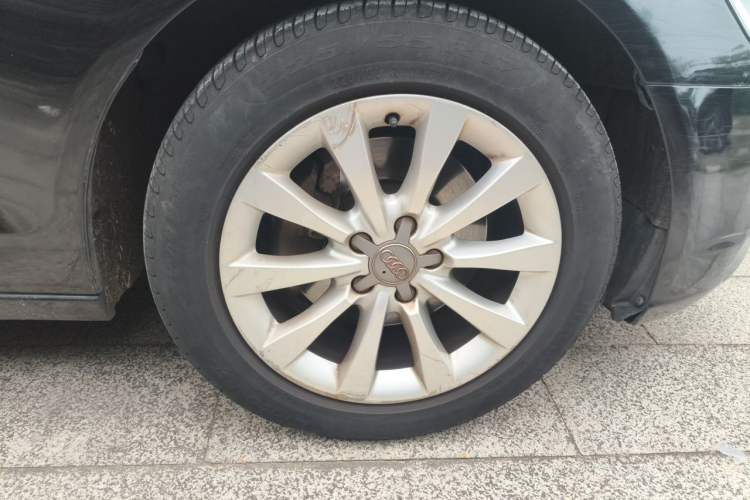 Used Audi A6L 2014 TFSI Standard Model Right Front Wheel Hub
