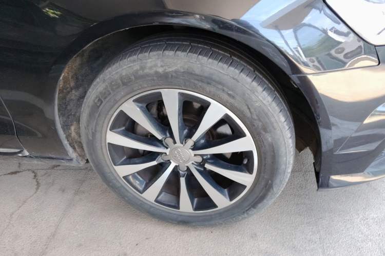 Used Audi A6L 2014 30 FSI Technology Model Right Front Wheel Hub