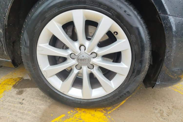 Used Audi A6L 2014 30 FSI Technology Model Right Front Wheel Hub