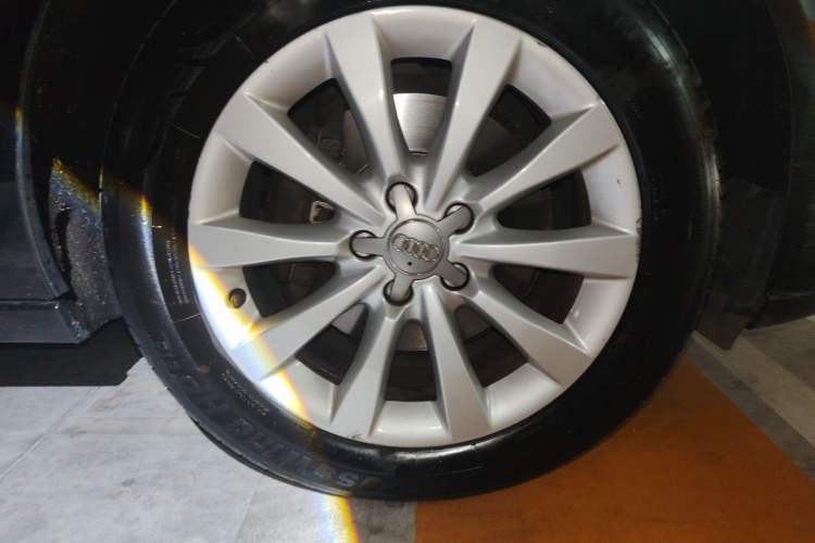 Used Audi A6L 2014 TFSI Standard Model Right Front Wheel Hub