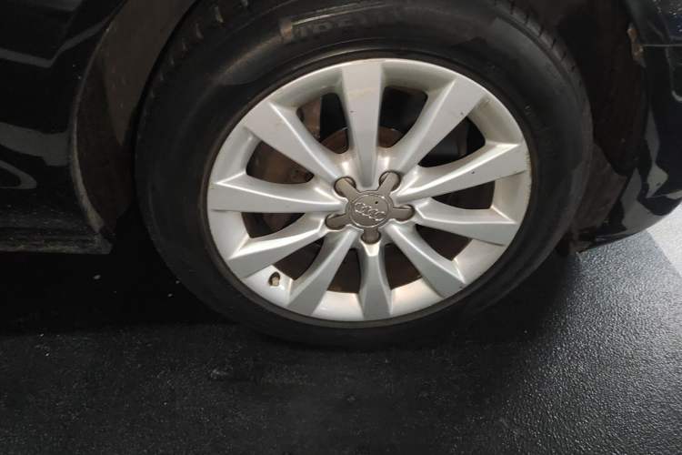 Used Audi A6L 2014 TFSI Standard Model Right Front Wheel Hub
