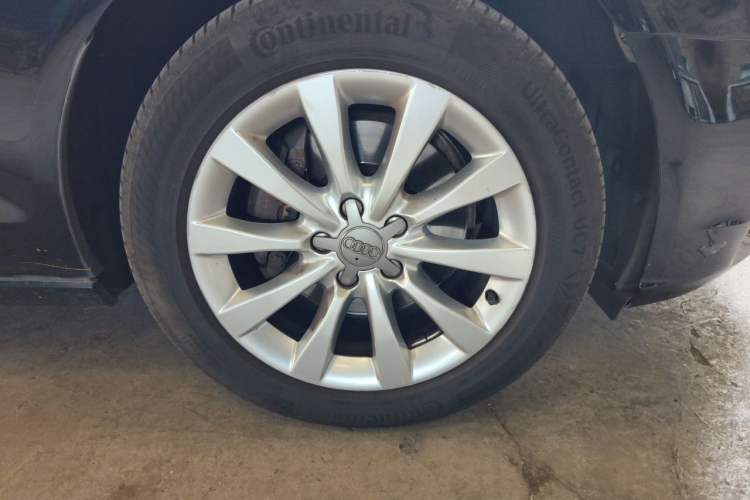 Used Audi A6L 2014 TFSI Standard Model Right Front Wheel Hub
