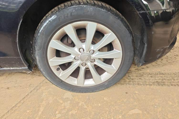Used Audi A6L 2014 TFSI Standard Model Right Front Wheel Hub
