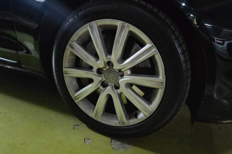 Used Audi A6L 2014 50 TFSI quattro Luxury Model Right Front Wheel Hub