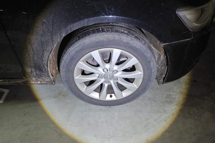 Used Audi A6L 2014 TFSI Standard Model Right Front Wheel Hub