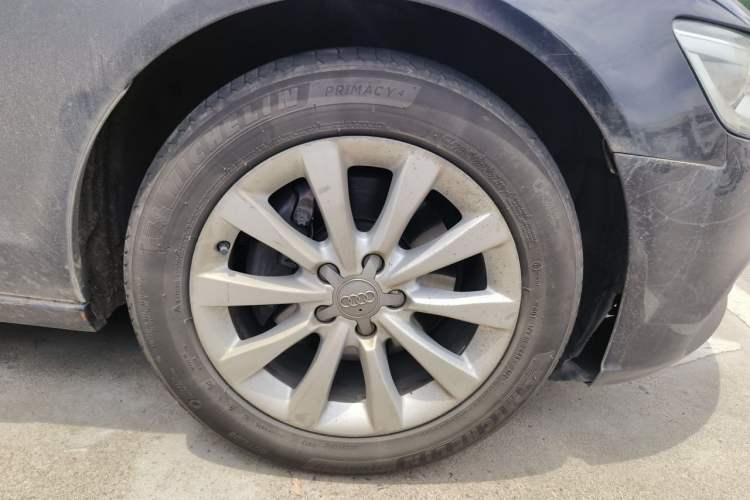 Used Audi A6L 2014 TFSI Standard Model Right Front Wheel Hub
