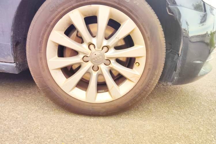 Used Audi A6L 2014 TFSI Standard Model Right Front Wheel Hub