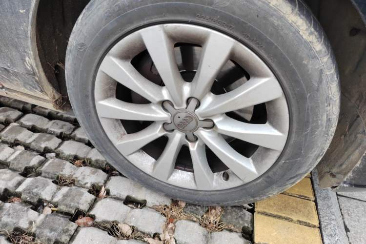 Used Audi A6L 2014 30 FSI Technology Model Right Front Wheel Hub
