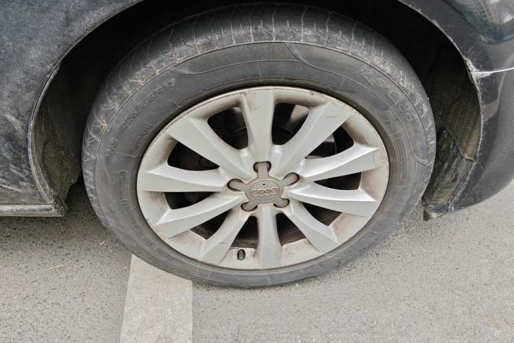 Used Audi A6L 2014 TFSI Standard Model Right Front Wheel Hub