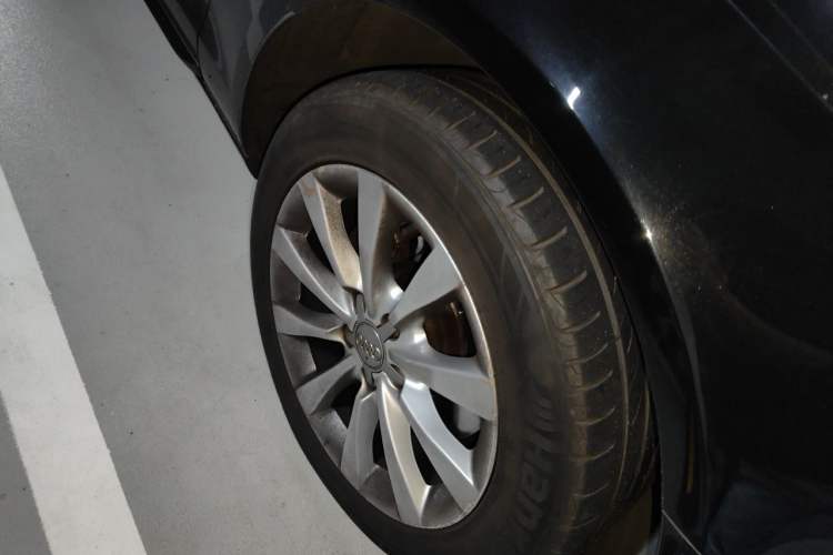 Used Audi A6L 2014 TFSI Standard Model Right Front Wheel Hub