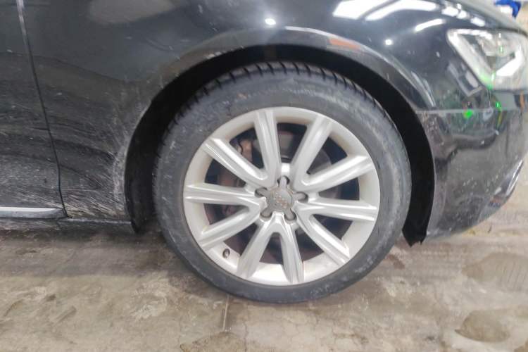 Used Audi A6L 2014 35 FSI quattro Luxury Model Right Front Wheel Hub