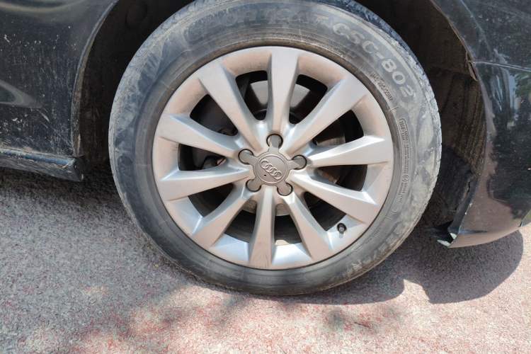 Used Audi A6L 2014 TFSI Standard Model Right Front Wheel Hub