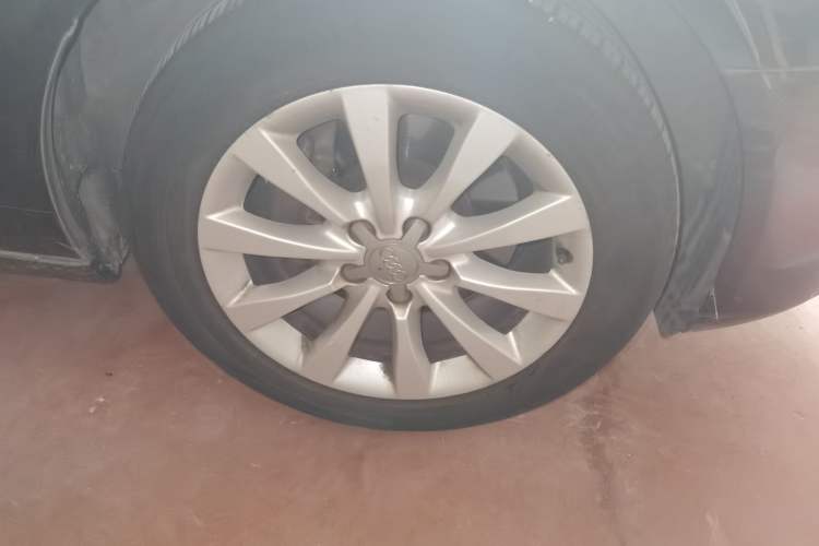 Used Audi A6L 2014 TFSI Standard Model Right Front Wheel Hub