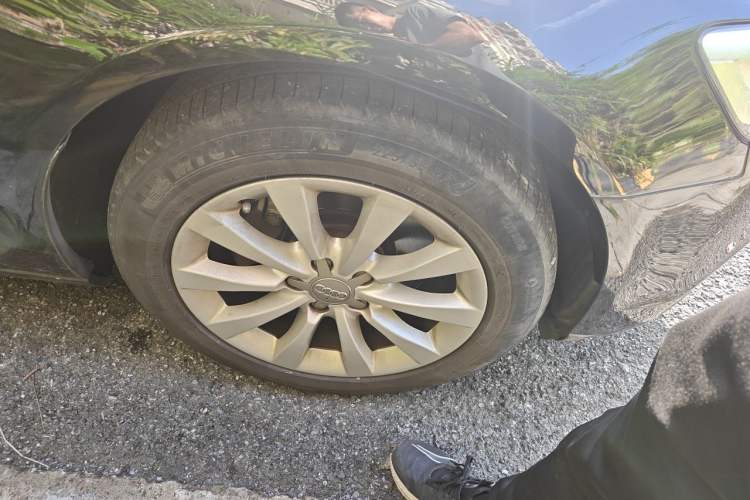 Used Audi A6L 2014 TFSI Standard Model Right Front Wheel Hub