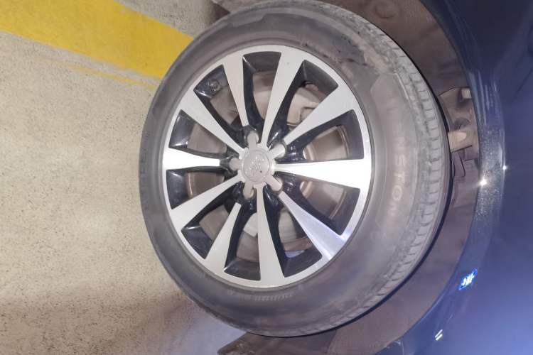 Used Audi A6L 2014 30 FSI Comfort Model Right Front Wheel Hub