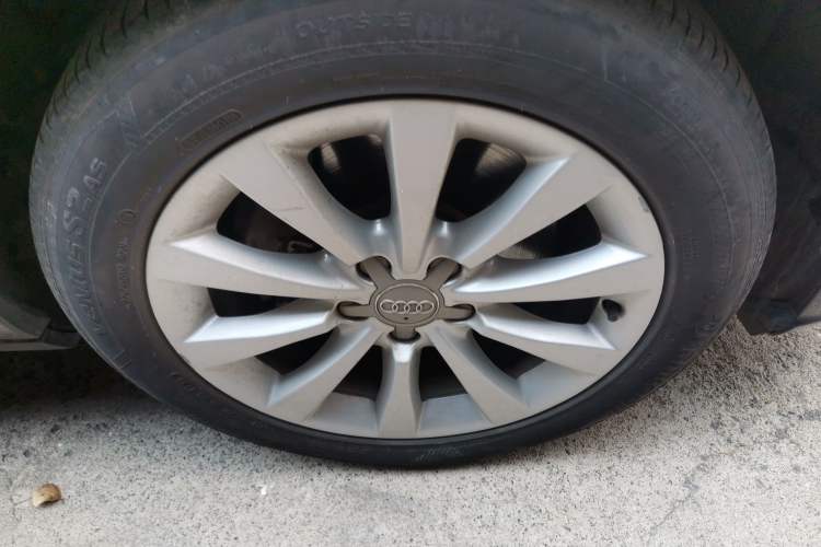 Used Audi A6L 2014 TFSI Standard Model Right Front Wheel Hub