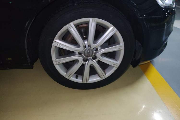 Used Audi A6L 2014 30 FSI Comfort Model Right Front Wheel Hub