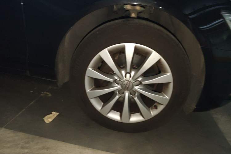 Used Audi A6L 2014 TFSI Standard Model Right Front Wheel Hub