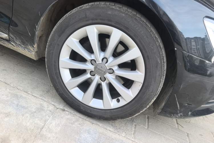 Used Audi A6L 2014 TFSI Standard Model Right Front Wheel Hub