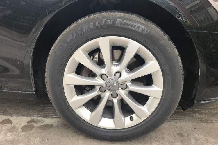 Used Audi A6L 2014 TFSI Standard Model Right Front Wheel Hub