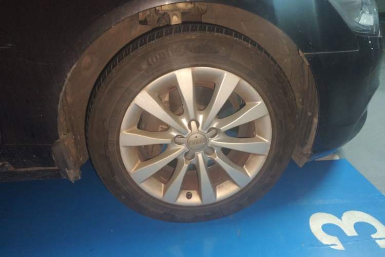 Used Audi A6L 2014 30 FSI Technology Model Right Front Wheel Hub