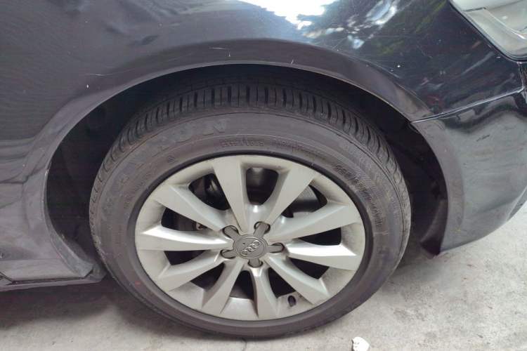 Used Audi A6L 2014 TFSI Standard Model Right Front Wheel Hub