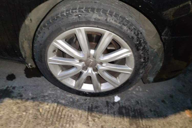 Used Audi A6L 2014 TFSI Standard Model Right Front Wheel Hub