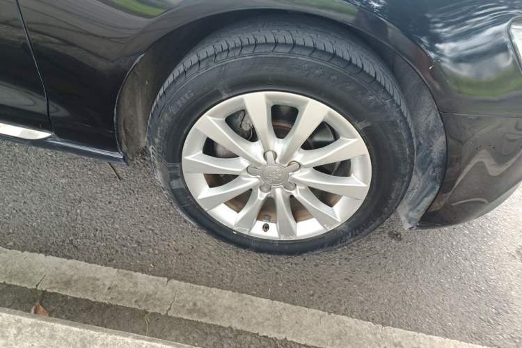 Used Audi A6L 2014 TFSI Standard Model Right Front Wheel Hub