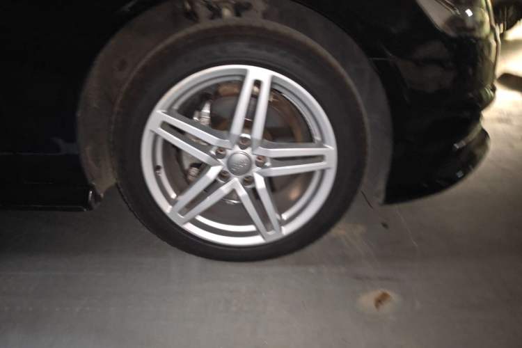 Used Audi A6L 2014 30 FSI Comfort Model Right Front Wheel Hub