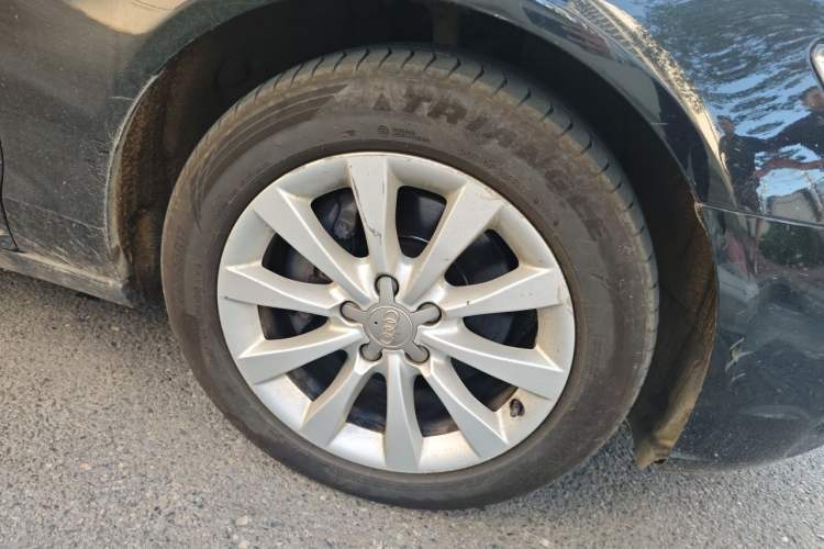 Used Audi A6L 2014 TFSI Standard Model Right Front Wheel Hub