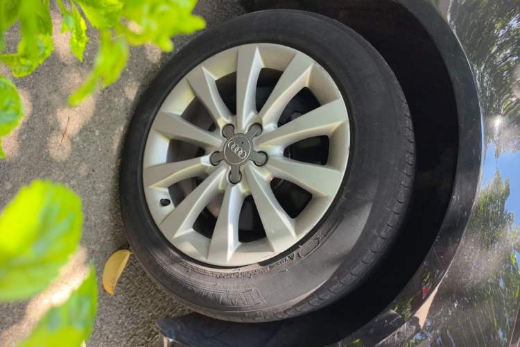 Used Audi A6L 2014 TFSI Standard Model Right Front Wheel Hub