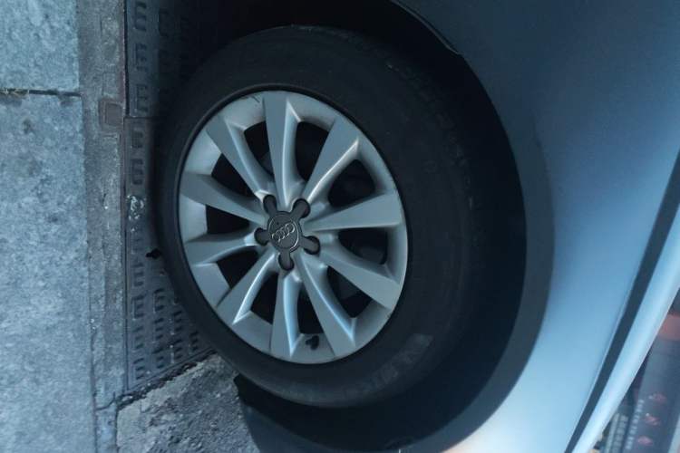 Used Audi A6L 2014 30 FSI Comfort Model Right Front Wheel Hub