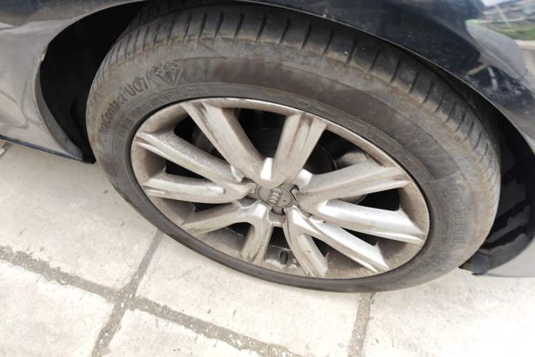Used Audi A6L 2014 TFSI Standard Model Right Front Wheel Hub