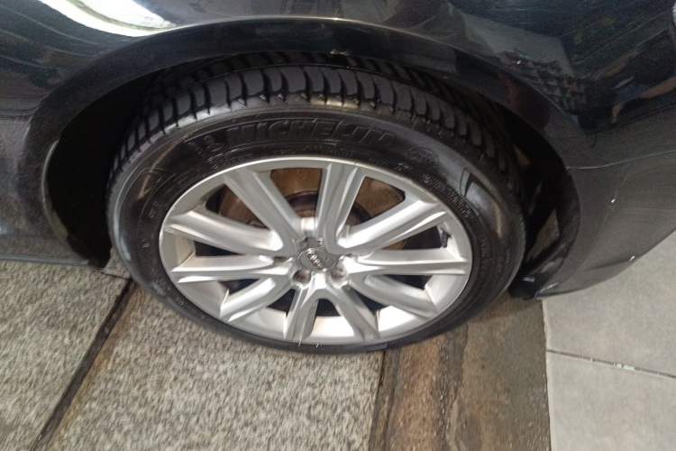 Used Audi A6L 2014 30 FSI Luxury Model Right Front Wheel Hub