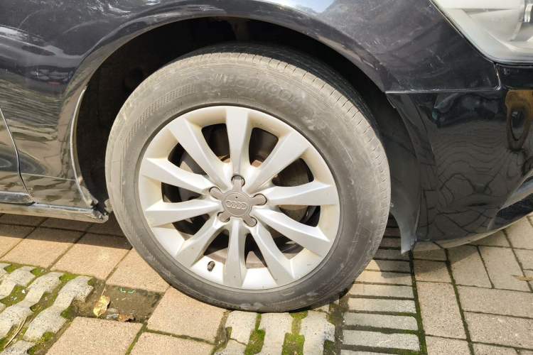 Used Audi A6L 2014 TFSI Standard Model Right Front Wheel Hub