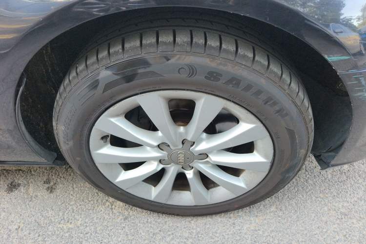 Used Audi A6L 2014 TFSI Standard Model Right Front Wheel Hub