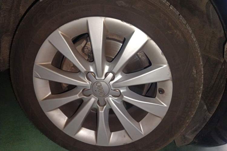 Used Audi A6L 2014 TFSI Standard Model Right Front Wheel Hub