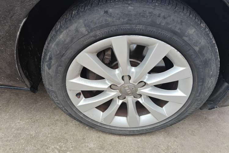 Used Audi A6L 2014 TFSI Standard Model Right Front Wheel Hub