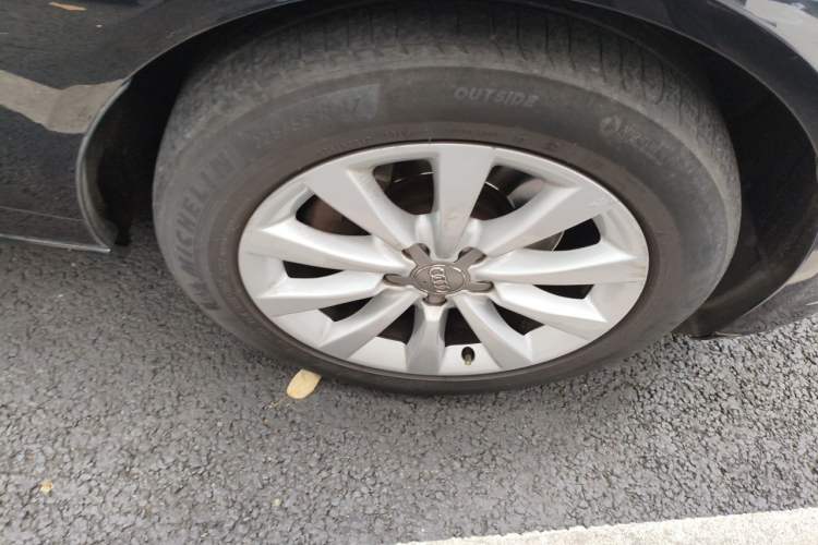 Used Audi A6L 2014 TFSI Standard Model Right Front Wheel Hub