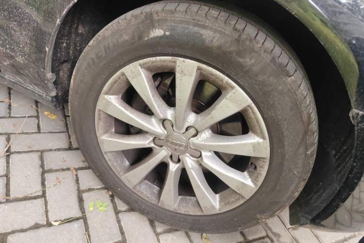 Used Audi A6L 2014 TFSI Standard Model Right Front Wheel Hub